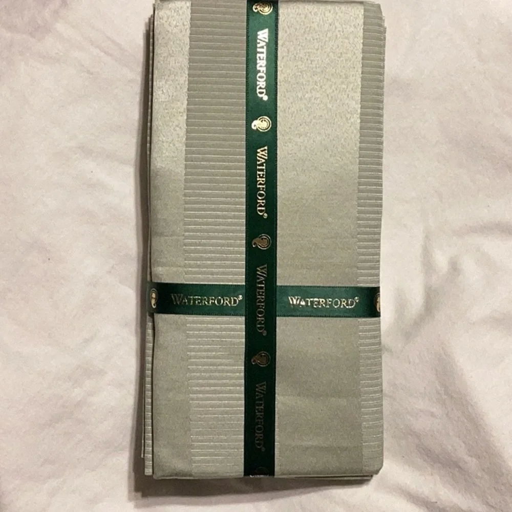 Waterford Linens Cloth Table Napkins